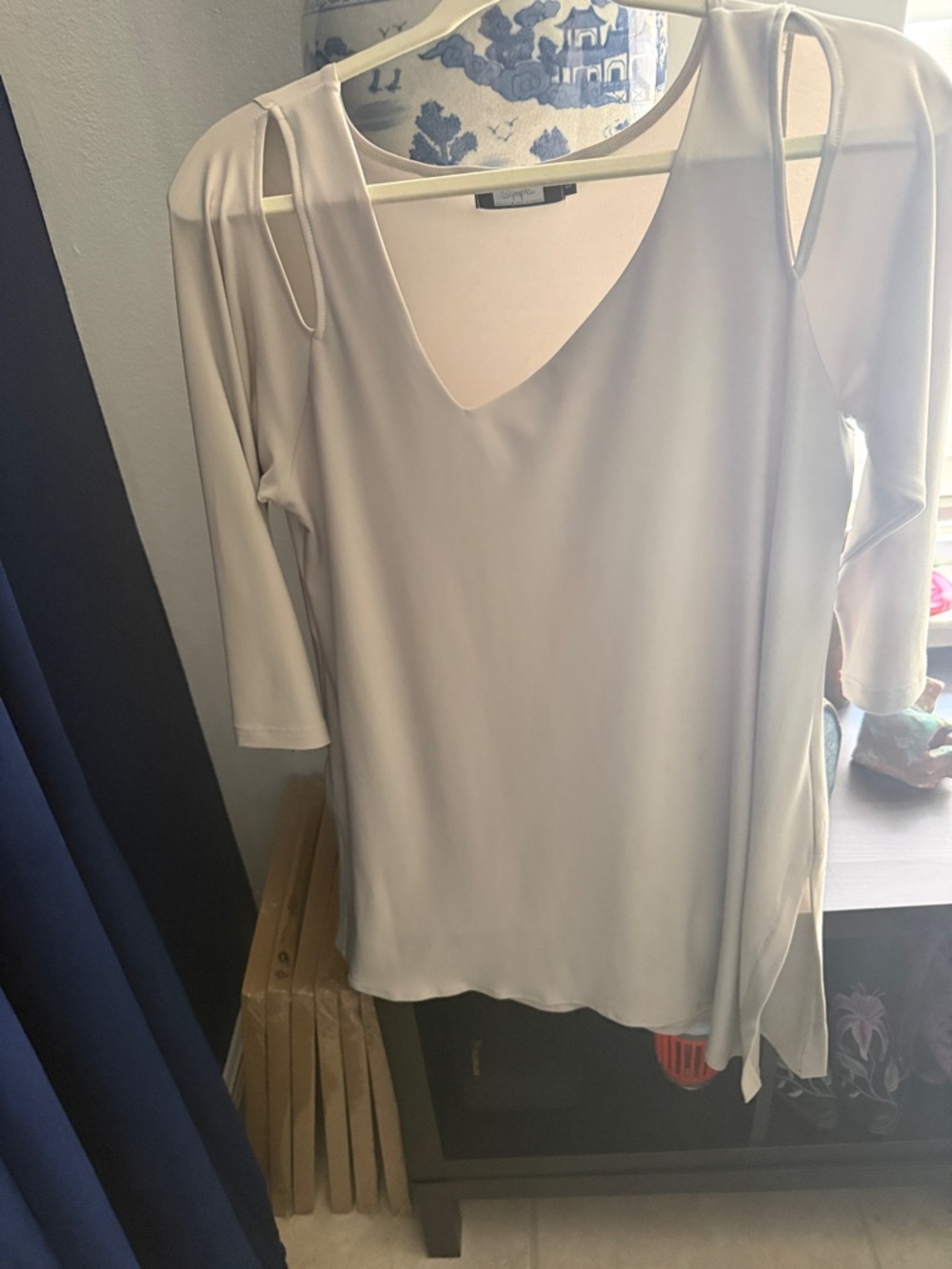 Sympli size 12 - double front - slanted hem - approx 24 in